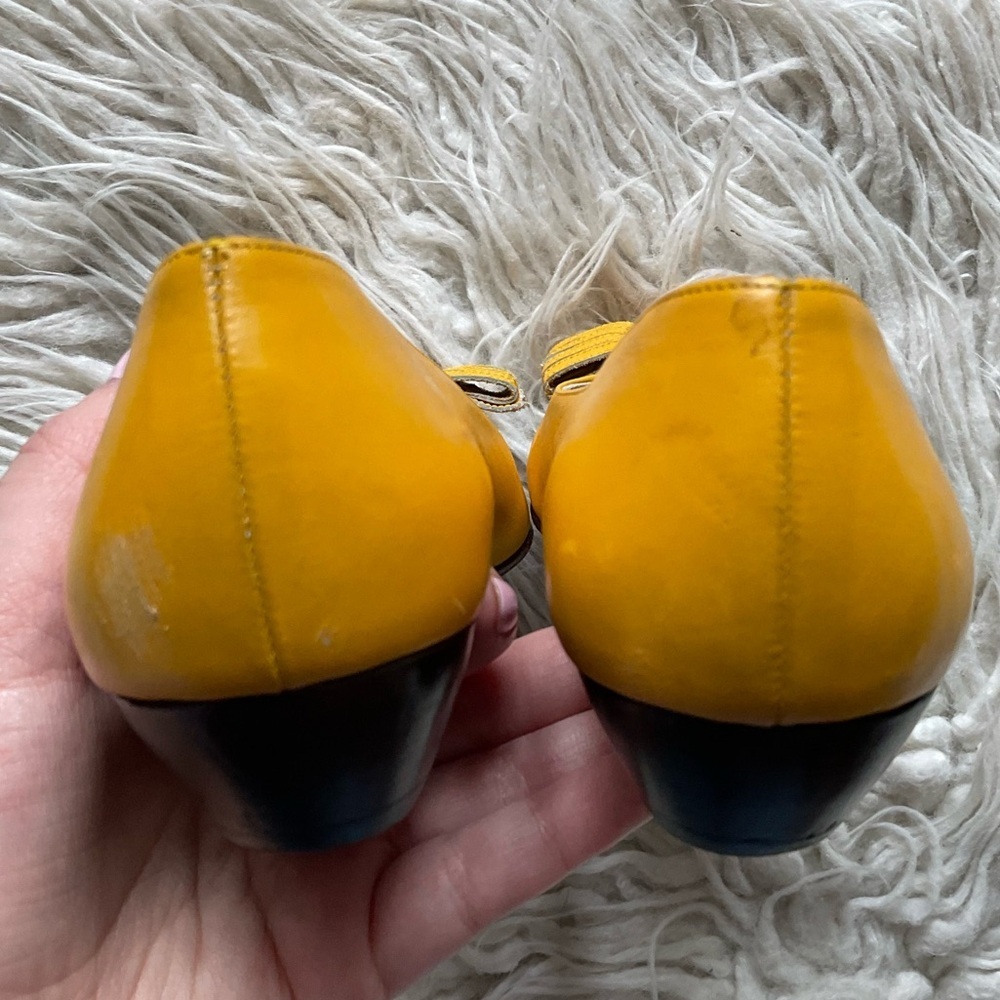 Salvatore Ferragamo Vara Yellow Leather Buckle Accent Low Heel Pumps Size 6B - Picture 5 of 12